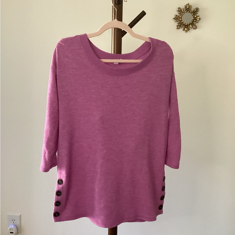 Cable & Gauge Magenta Sweater Button Decor Like new ! Size Small